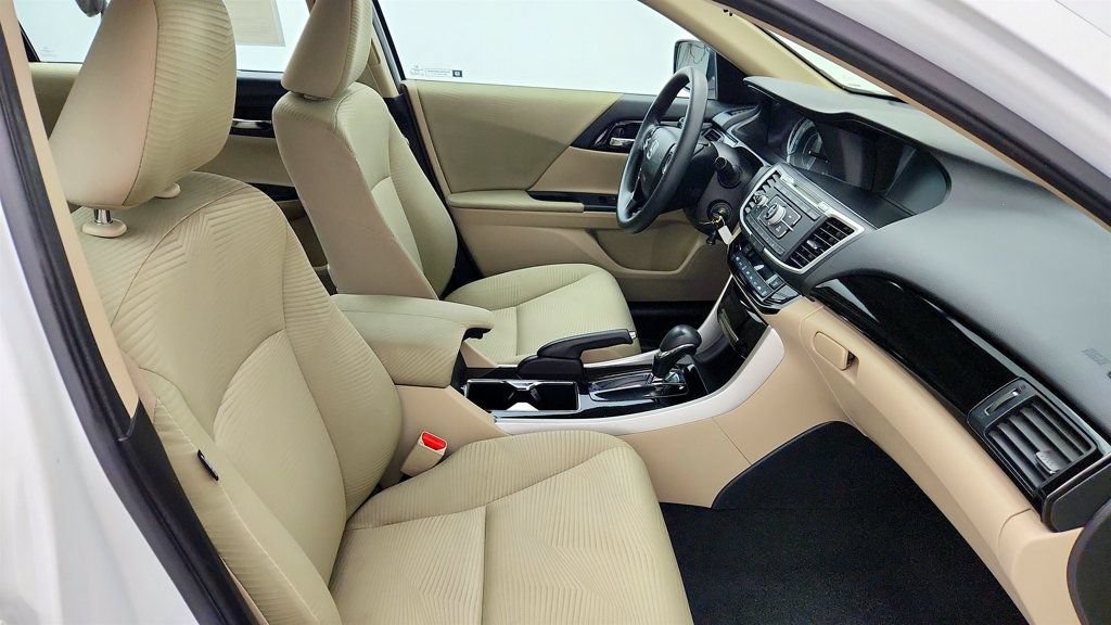 Used 2017 Honda Accord LX image 23