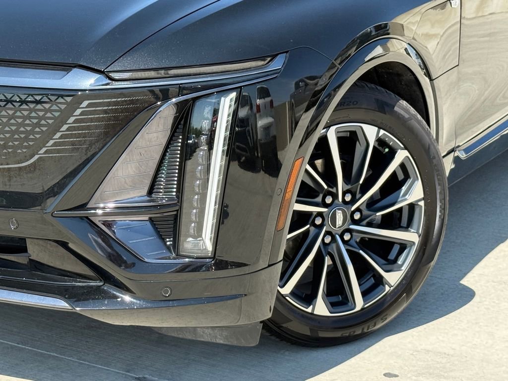 Used 2024 Cadillac Lyriq Sport image 2