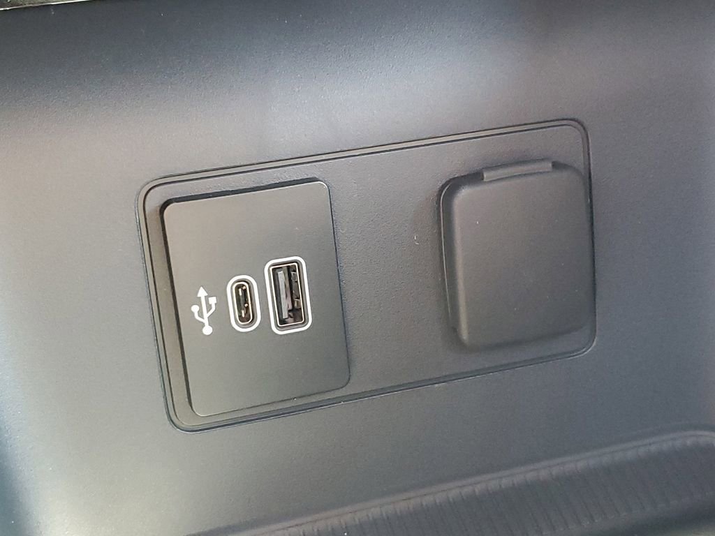 Used 2026 Ford Explorer Platinum RWD image 28