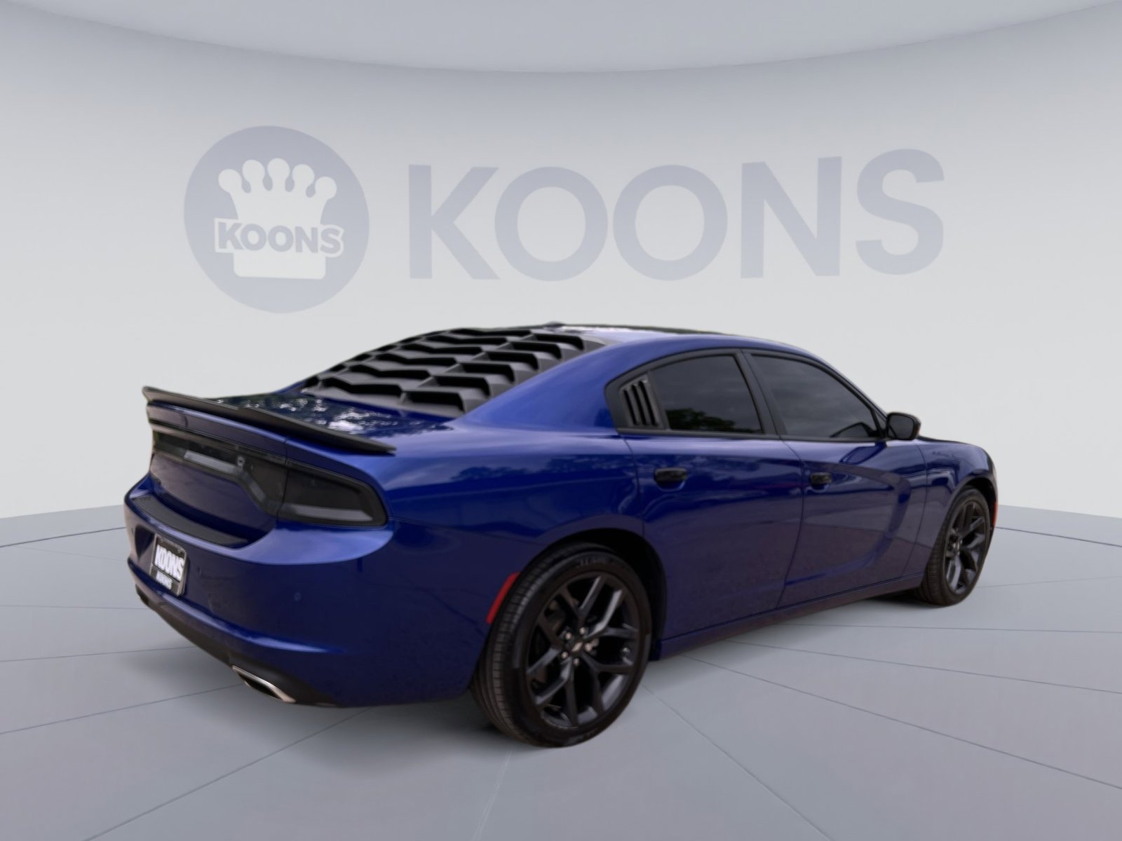 Used 2022 Dodge Charger SXT w/ Blacktop Package RWD image 11