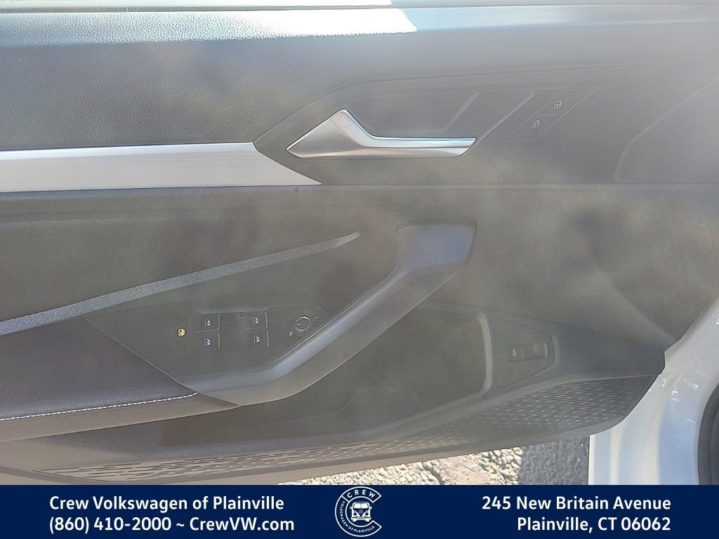 Certified 2025 Volkswagen Jetta Sport image 38