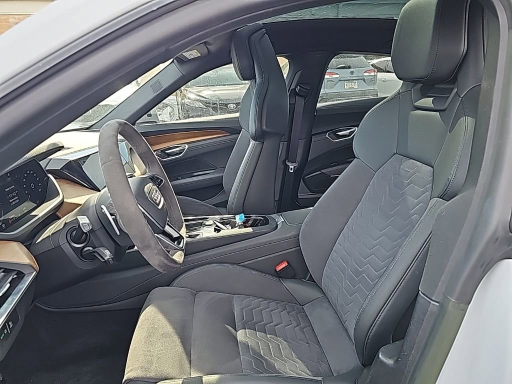 Used 2023 Audi e-tron GT Prestige w/ Prestige Package image 3