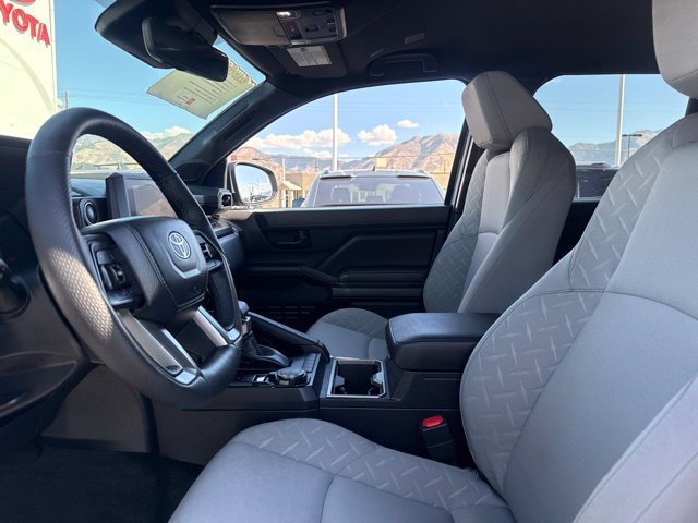 Used 2025 Toyota Tacoma SR5 AWD/4WD image 10