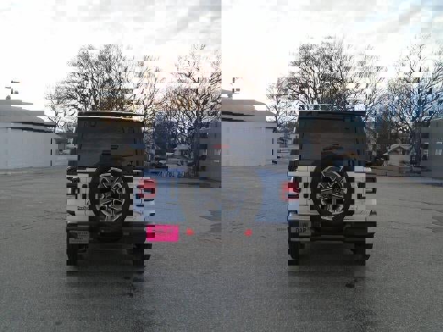 Used 2021 Jeep Wrangler Unlimited Sahara image 25