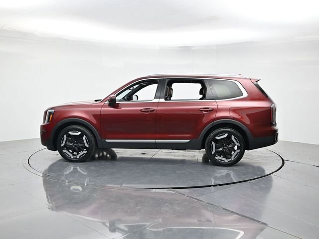 Used 2023 Kia Telluride EX w/ EX Captain's Chair Package FWD image 7