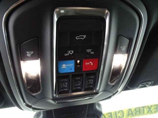 Used 2025 Jeep Wagoneer S Limited AWD/4WD image 12