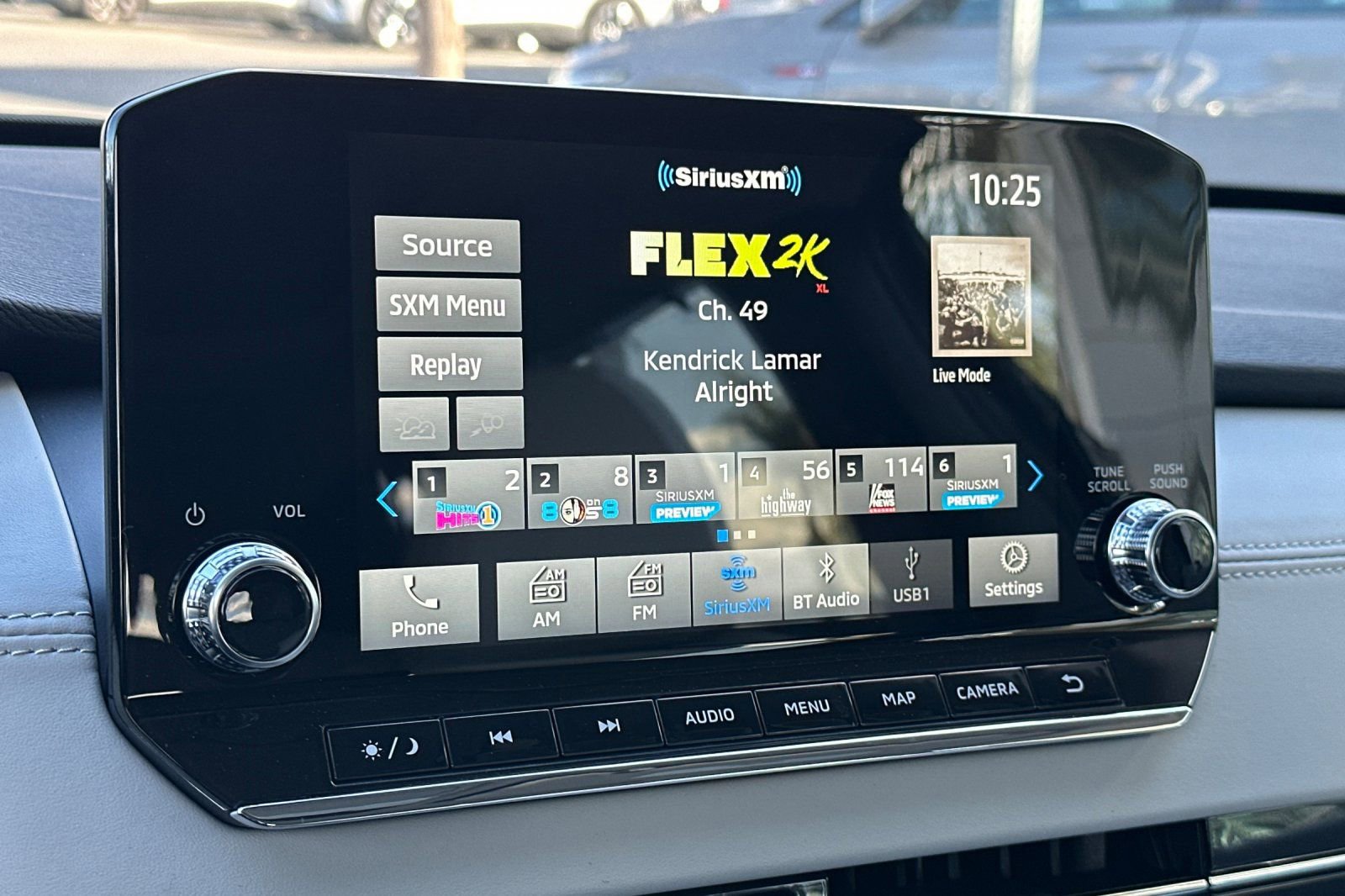 New 2025 Mitsubishi Outlander SEL image 17