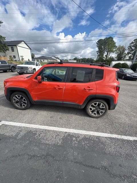 Used 2016 Jeep Renegade Latitude FWD image 64