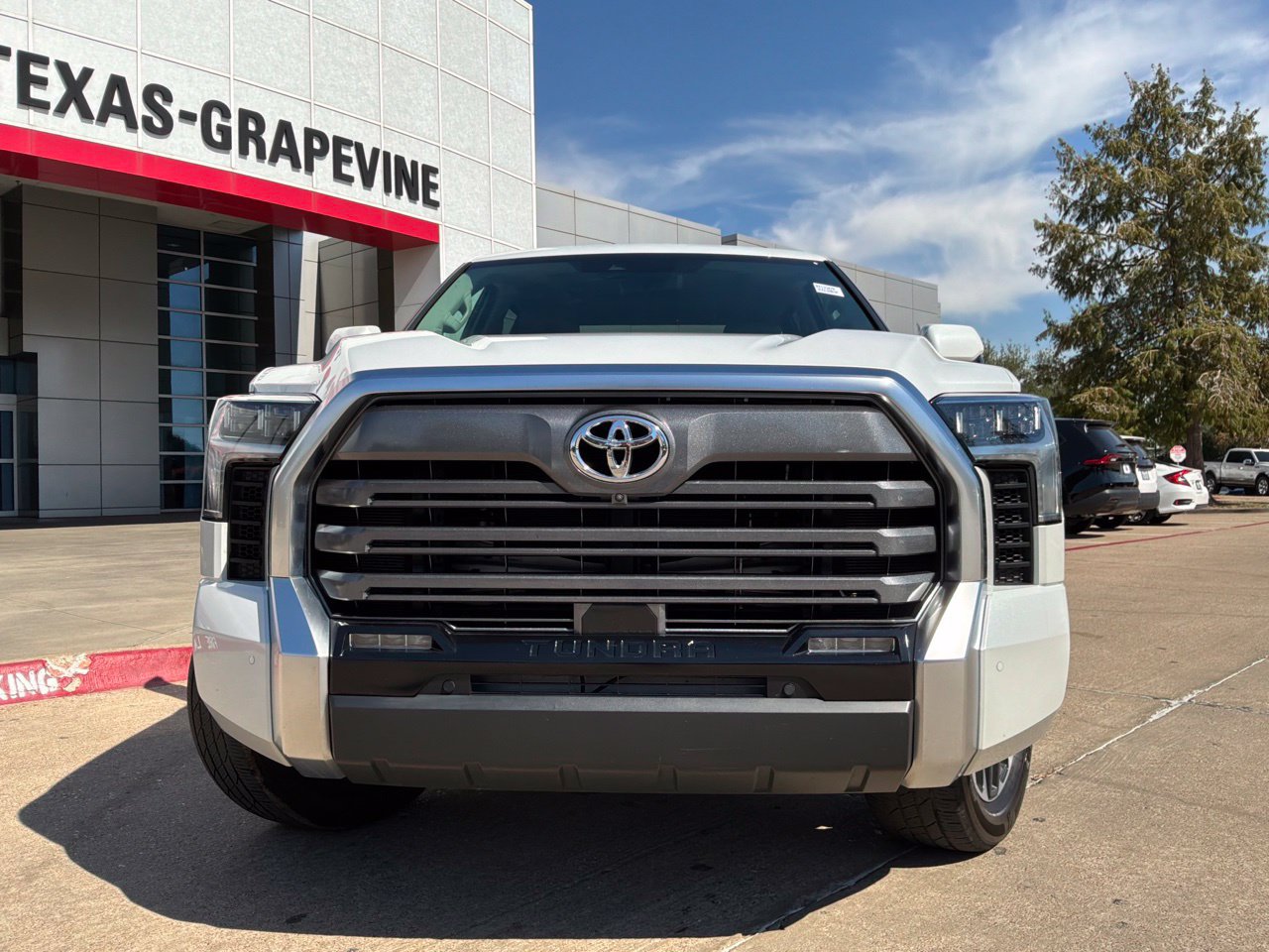 Used 2024 Toyota Tundra Limited AWD/4WD image 3