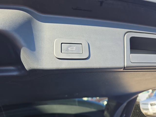 Certified 2025 Land Rover Range Rover Evoque Dynamic SE image 13