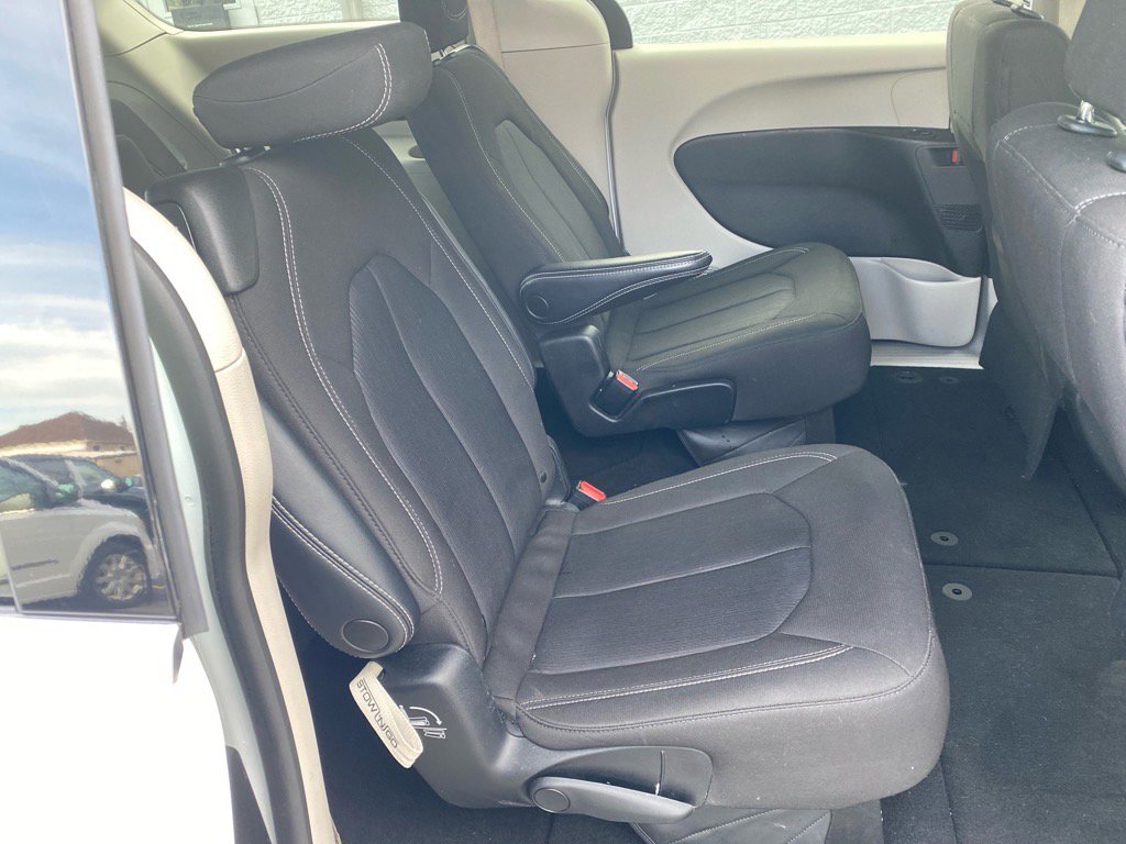 Used 2023 Chrysler Voyager LX image 24