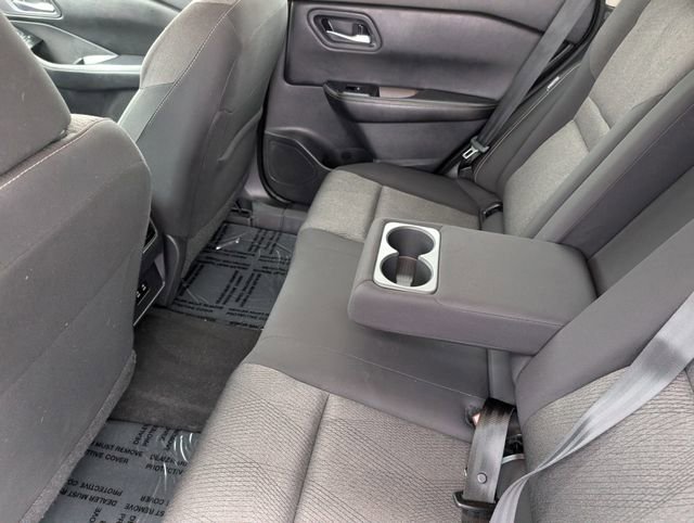 Used 2024 Nissan Rogue SV image 20