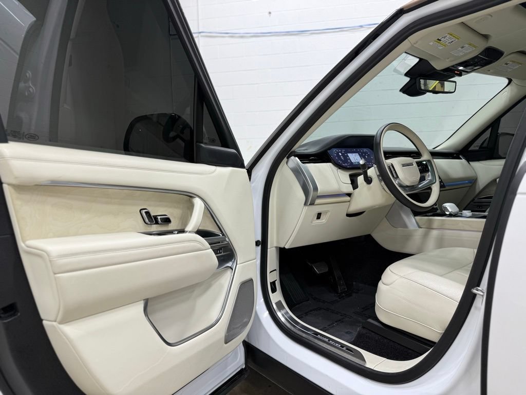 Used 2023 Land Rover Range Rover SV AWD/4WD image 36
