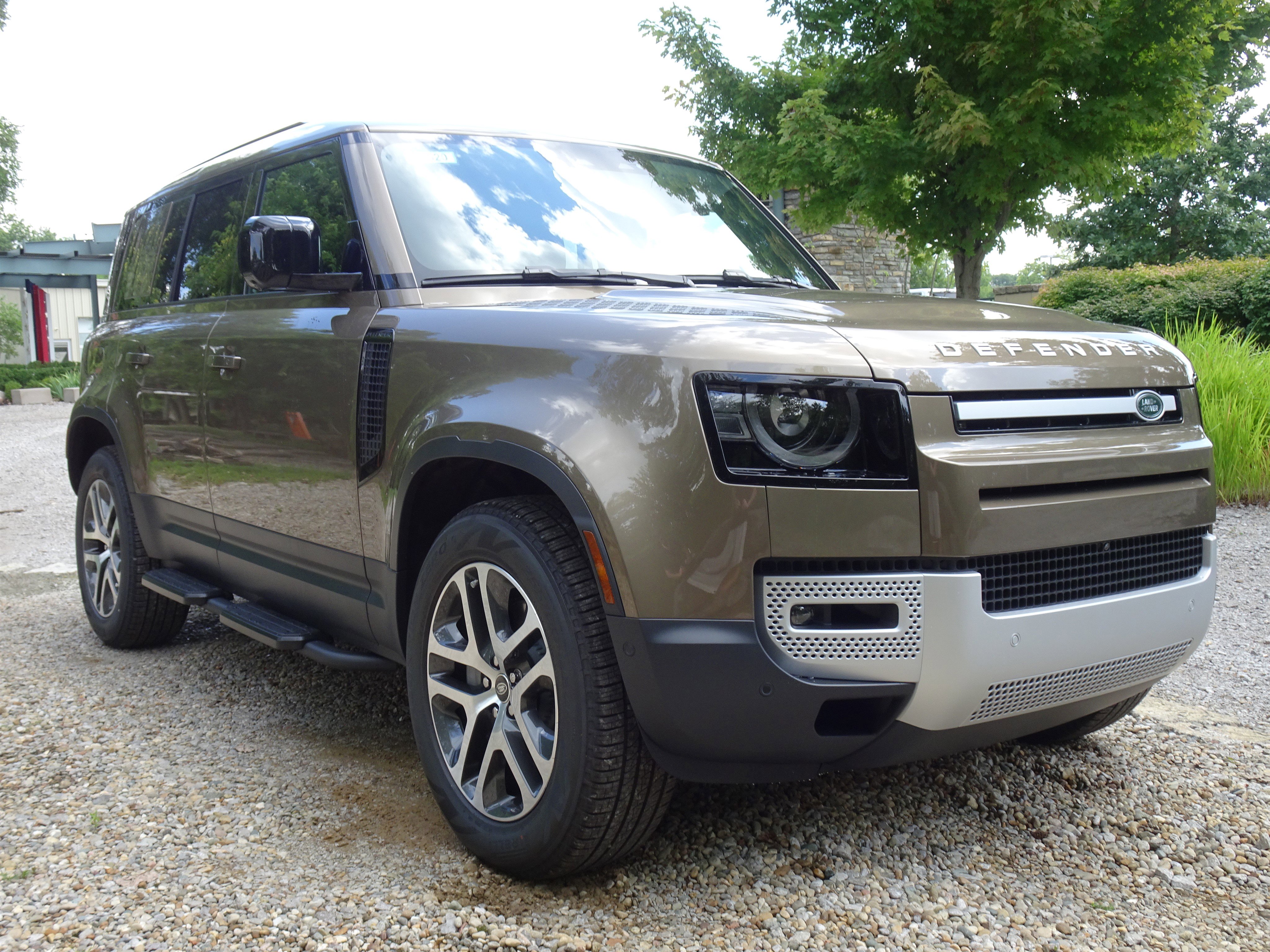 New 2025 Land Rover Defender 110 S image 14