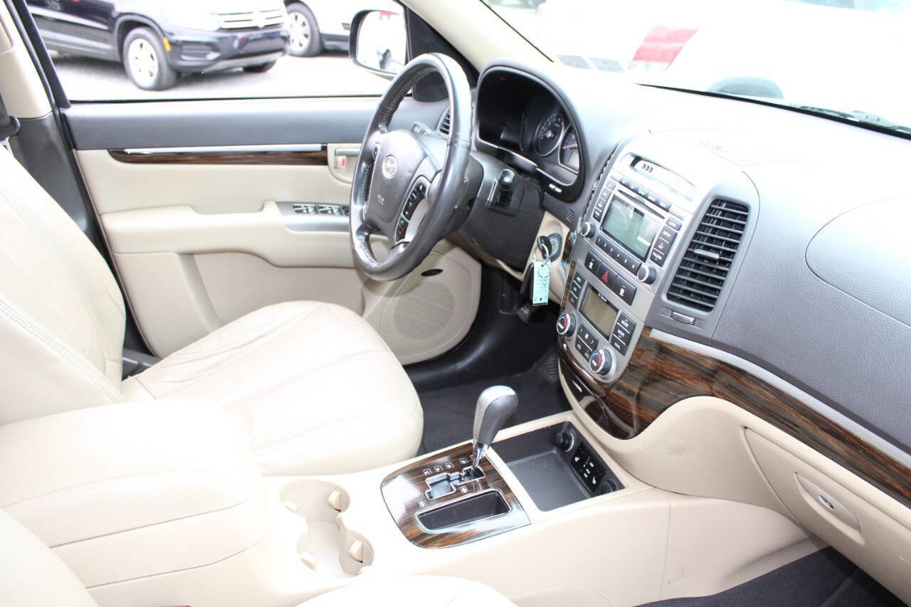 Used 2011 Hyundai Santa Fe Limited image 12