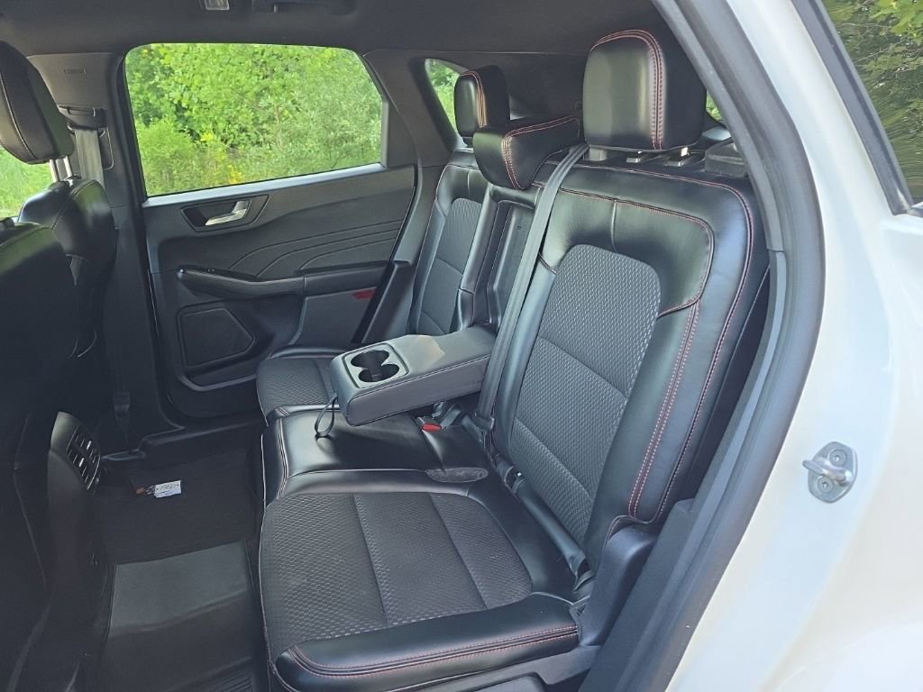 Used 2024 Ford Escape ST-Line w/ Tech Pack #1 AWD/4WD image 14