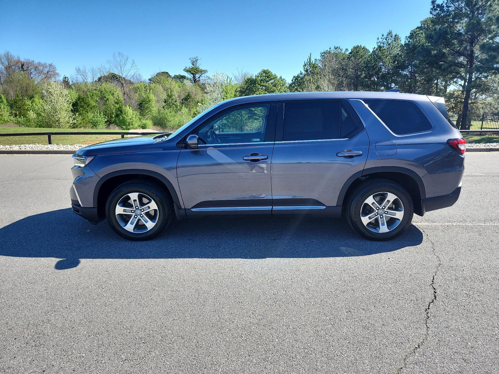 Used 2024 Honda Pilot EX-L image 2