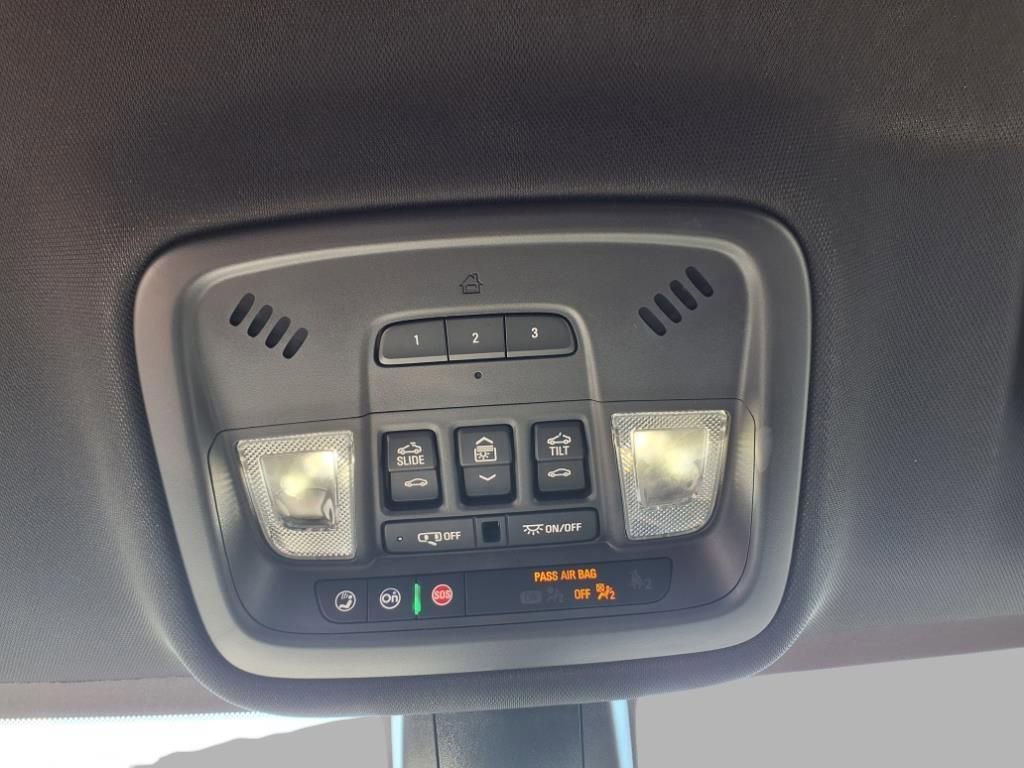 Used 2022 Chevrolet Traverse Premier image 17