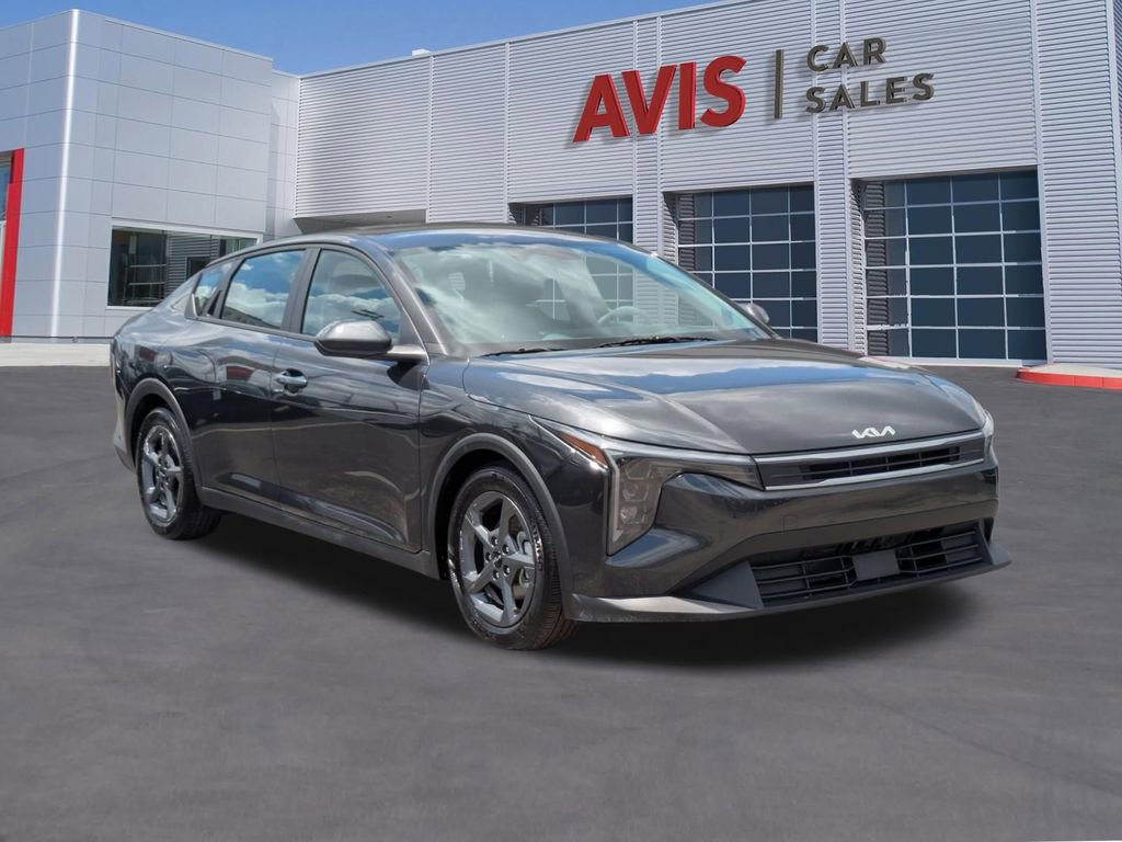Used 2025 Kia K4 FWD image 3