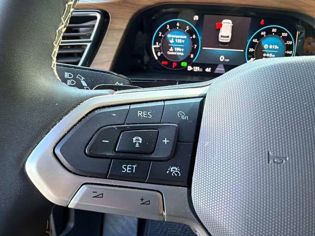 Used 2024 Volkswagen Atlas SE AWD/4WD image 32