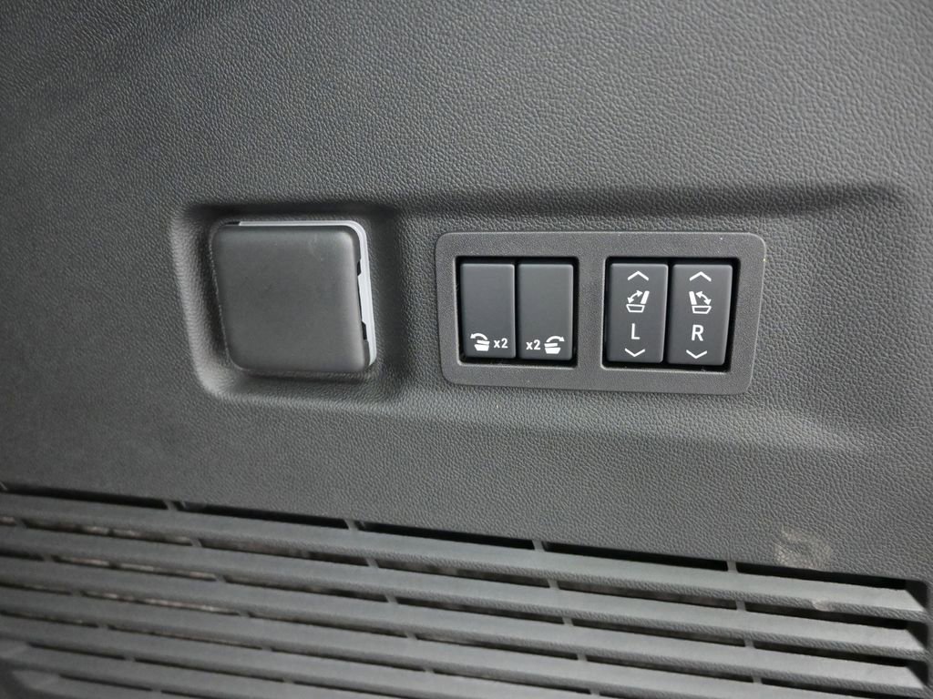 New 2026 GMC Yukon XL Elevation image 12