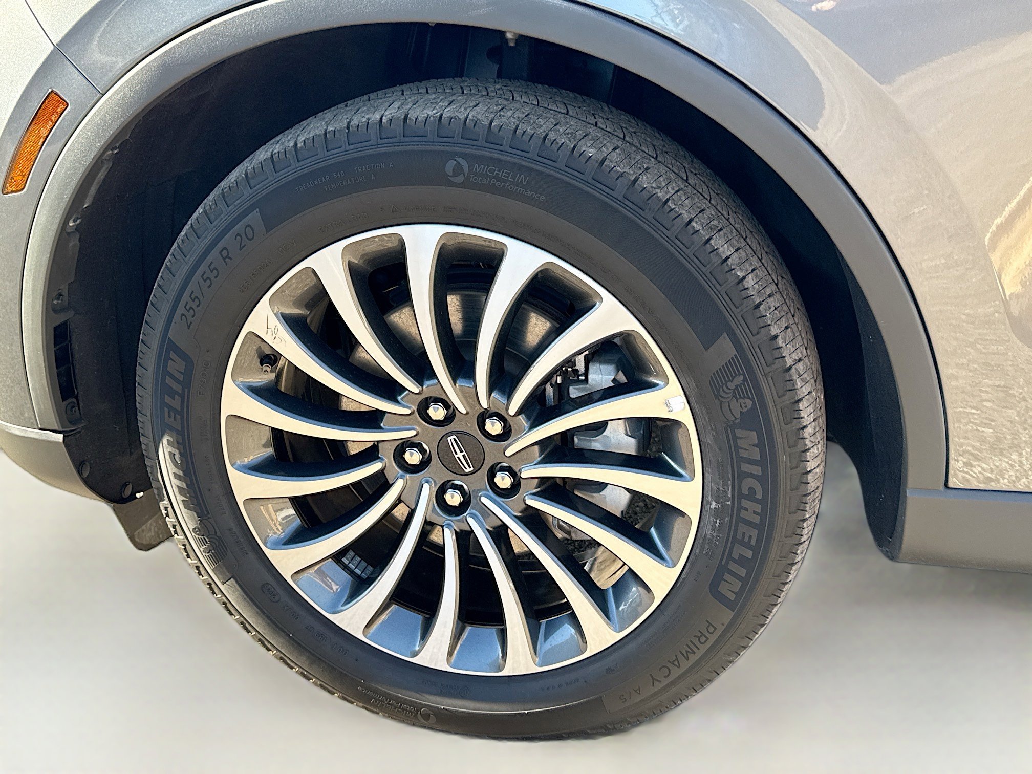 Used 2023 Lincoln Aviator Reserve image 40