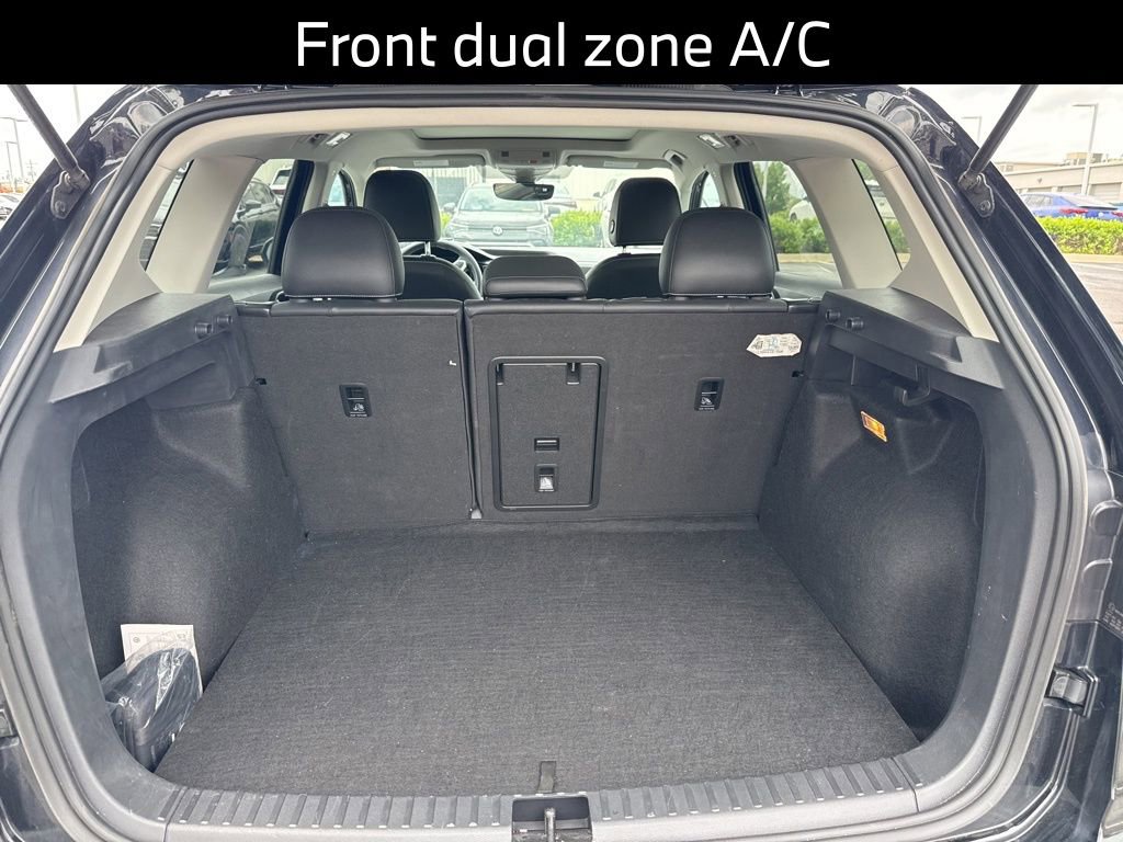 Used 2023 Volkswagen Taos SEL AWD/4WD image 9