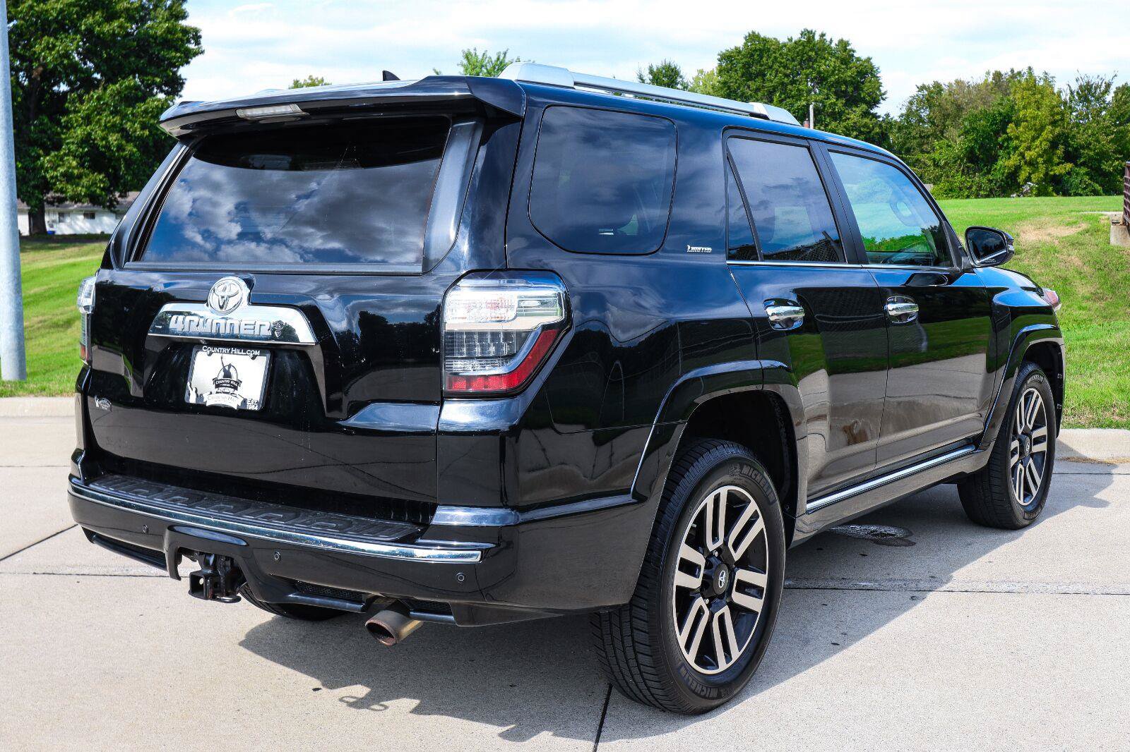 Used 2014 Toyota 4Runner Limited AWD/4WD image 15