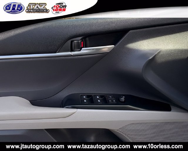 Used 2019 Toyota Camry LE FWD image 8