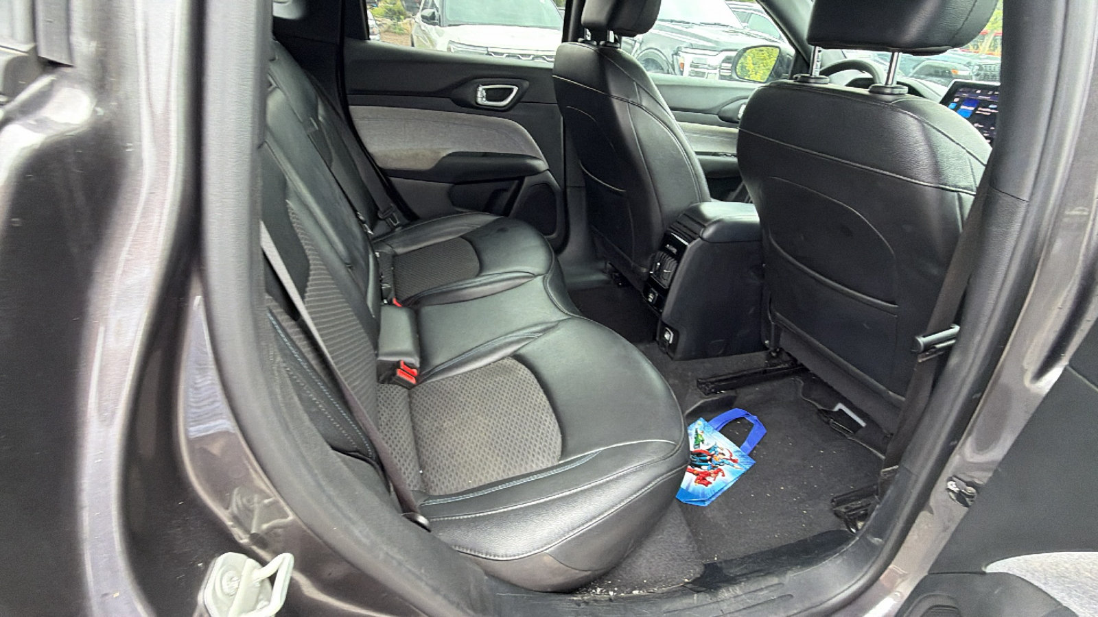Used 2024 Jeep Compass Latitude AWD/4WD image 21