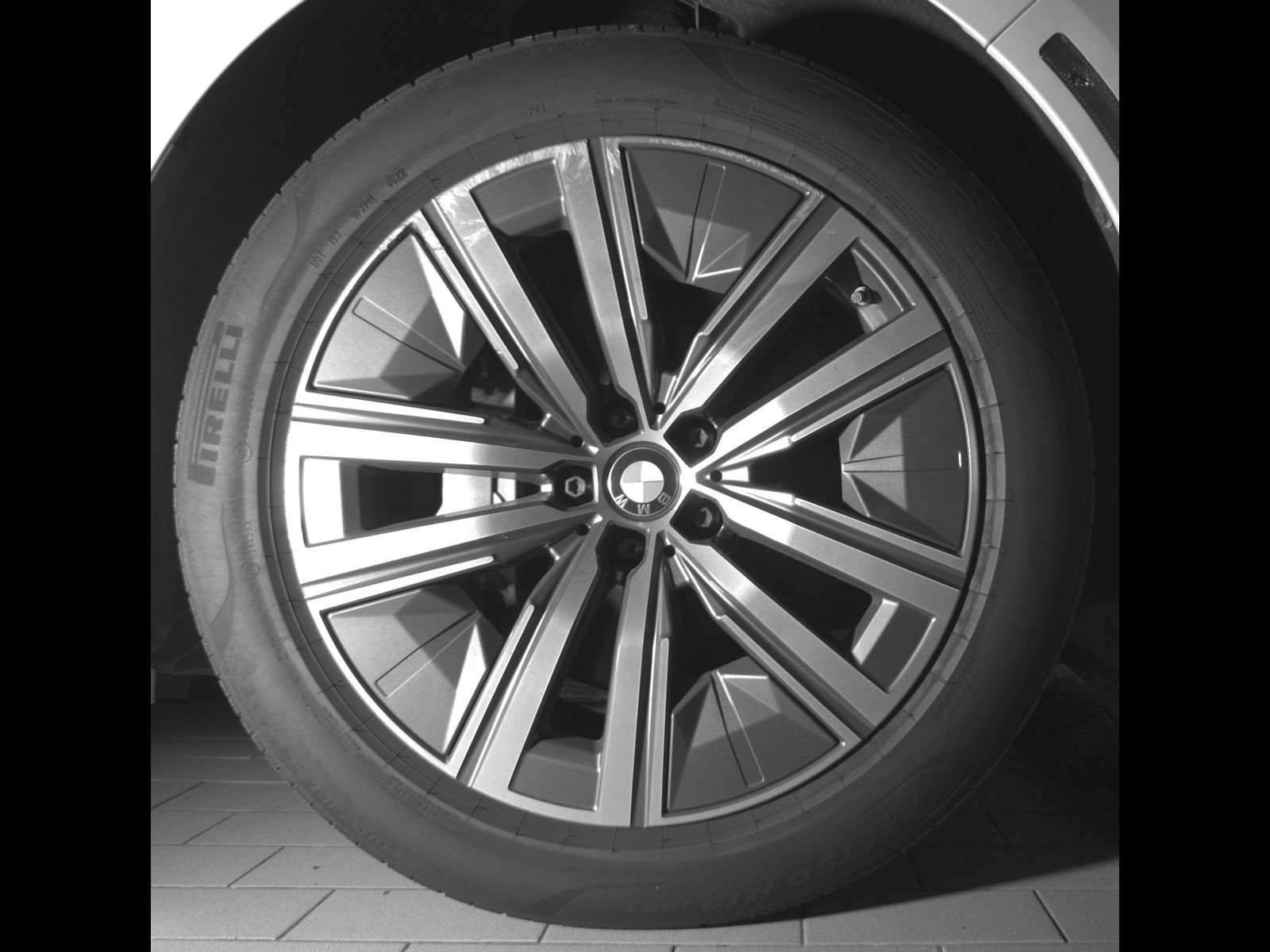 Used 2024 BMW i7 xDrive60 w/ Premium Package RWD image 22