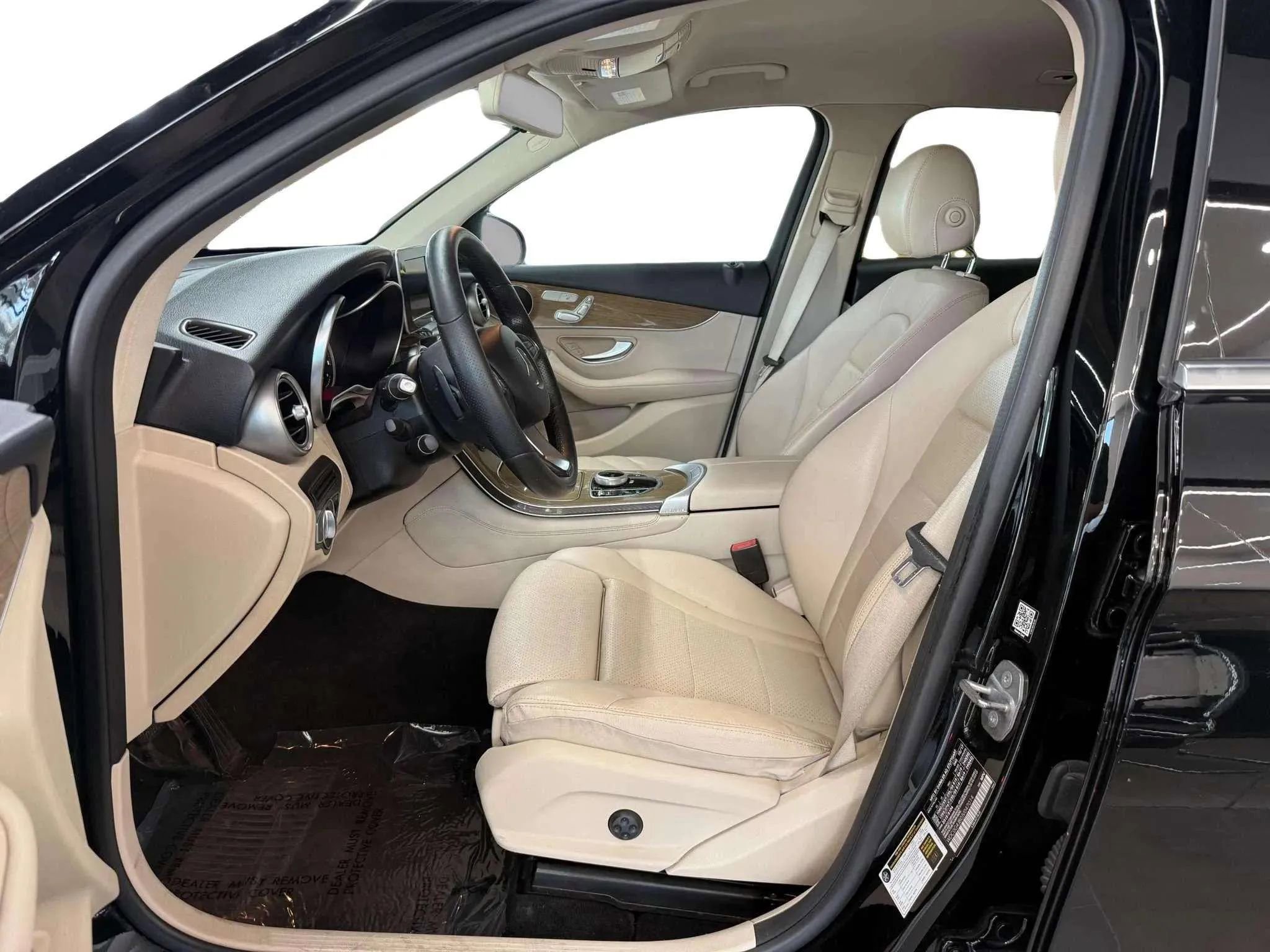 Used 2018 Mercedes-Benz GLC 300 w/ Premium Package image 11