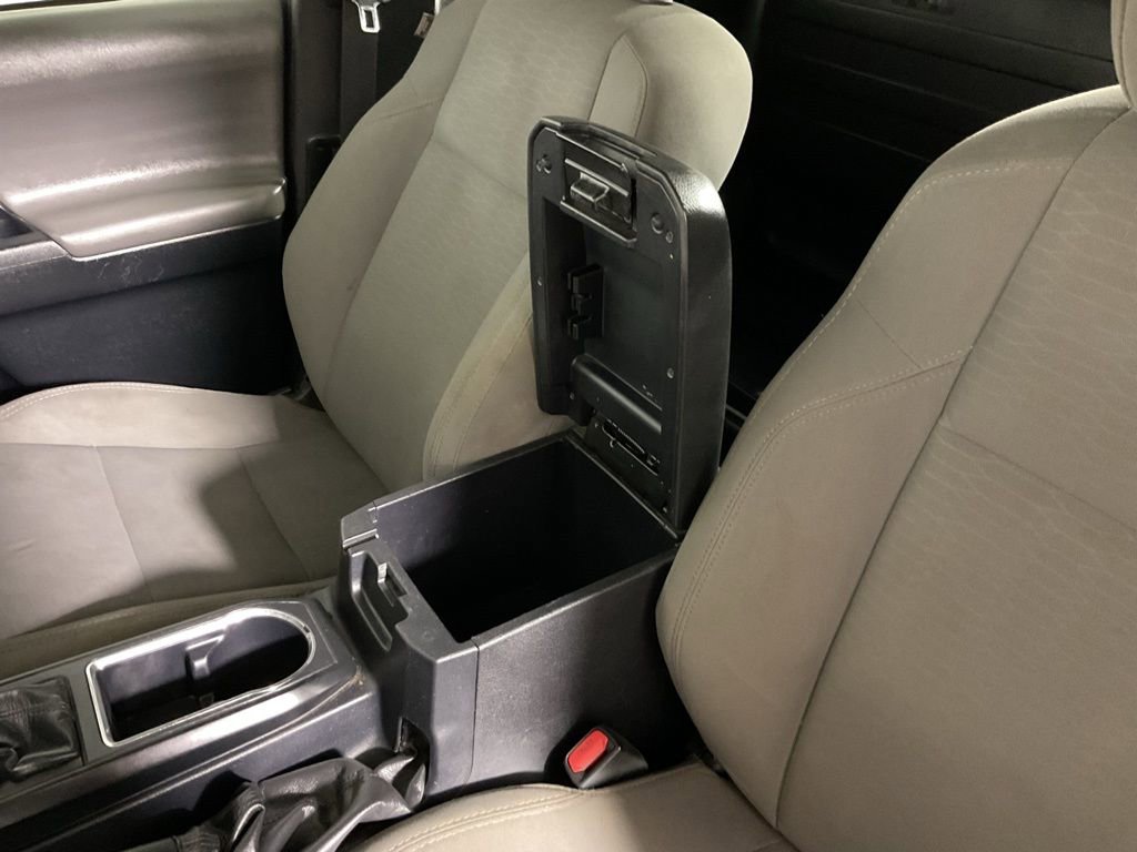 Used 2019 Toyota Tacoma SR image 27