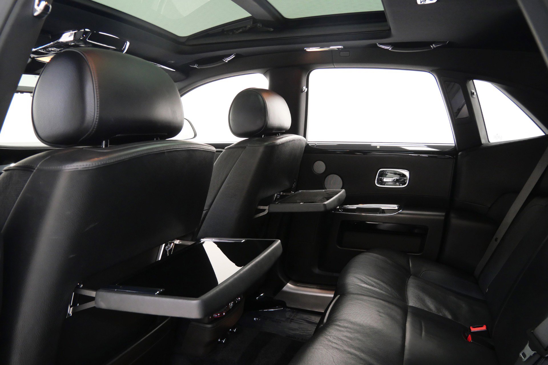 Used 2014 Rolls-Royce Ghost RWD image 32