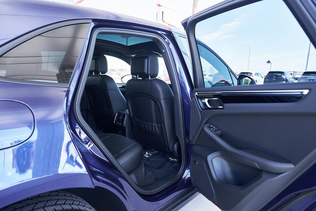 Used 2024 Porsche Macan image 14