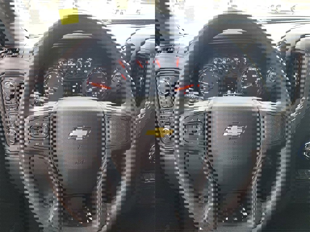 Used 2025 Chevrolet Silverado 1500 Custom image 10