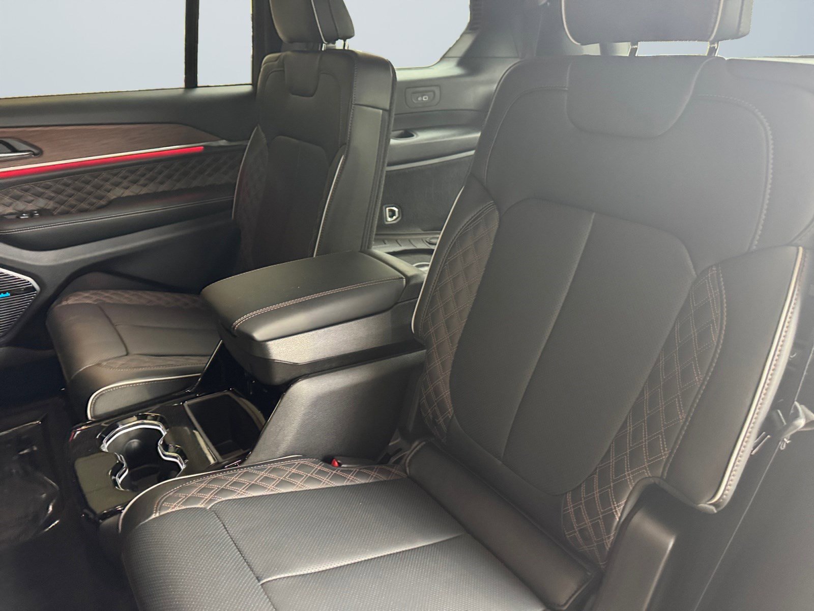 Used 2025 Jeep Grand Cherokee L Summit w/ Advanced Protech Group IV image 14