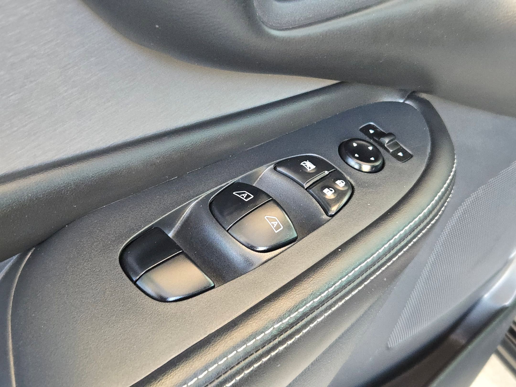 Used 2019 Nissan Murano SV image 12