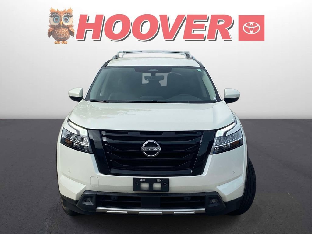 Used 2023 Nissan Pathfinder SL w/ Lighting Package (N92) image 8