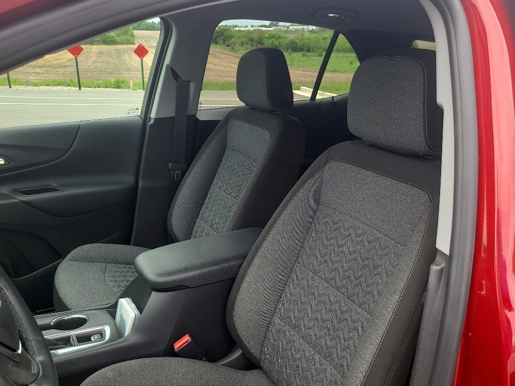 Used 2024 Chevrolet Equinox LT w/ LPO, Floor Liner Package AWD/4WD image 16