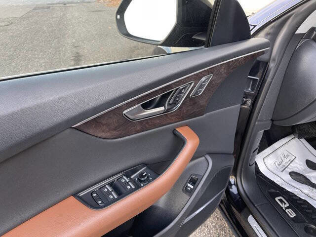 Used 2020 Audi Q8 Premium Plus w/ Premium Plus Package AWD/4WD image 11