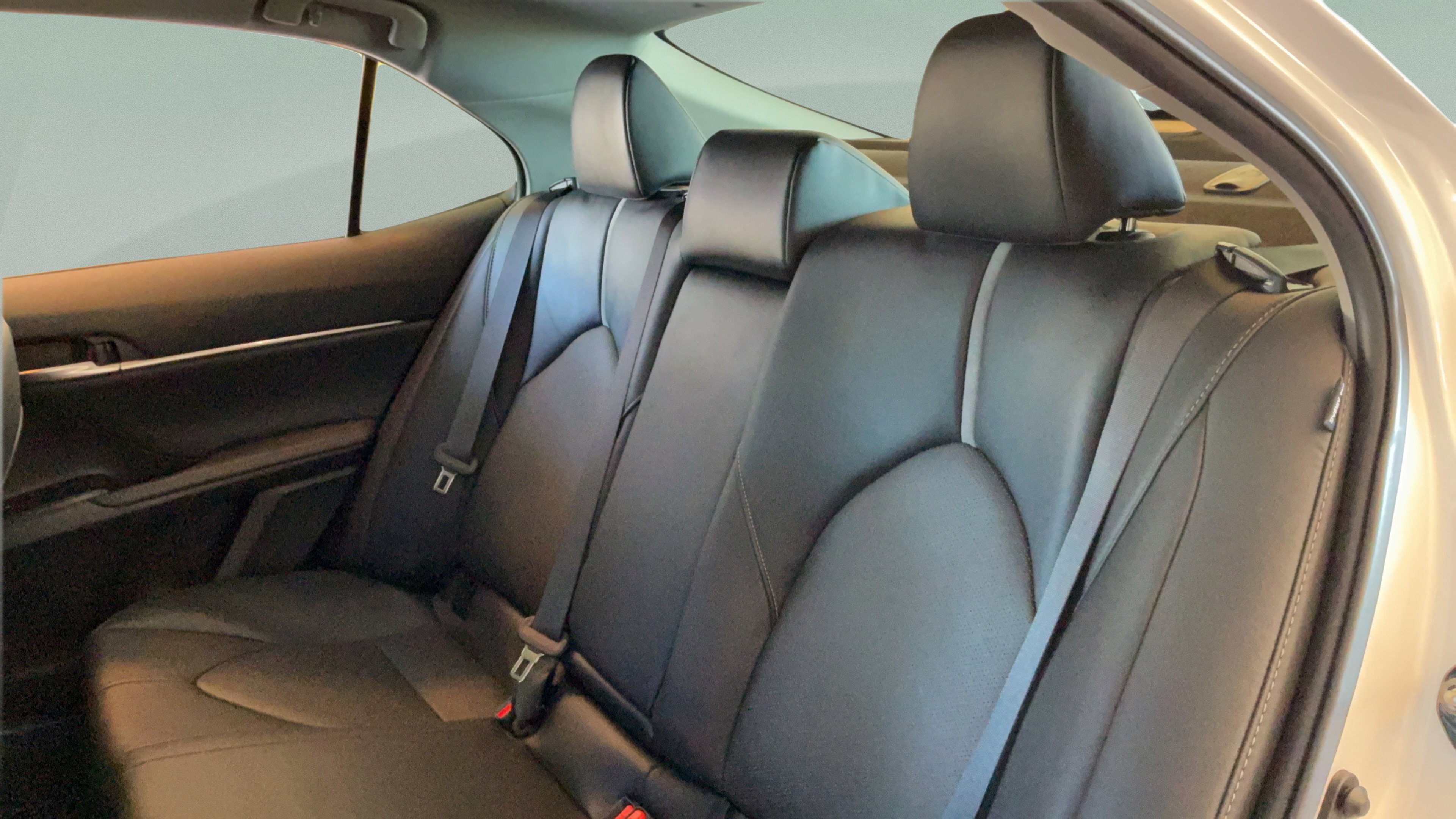Used 2020 Toyota Camry XSE FWD image 30