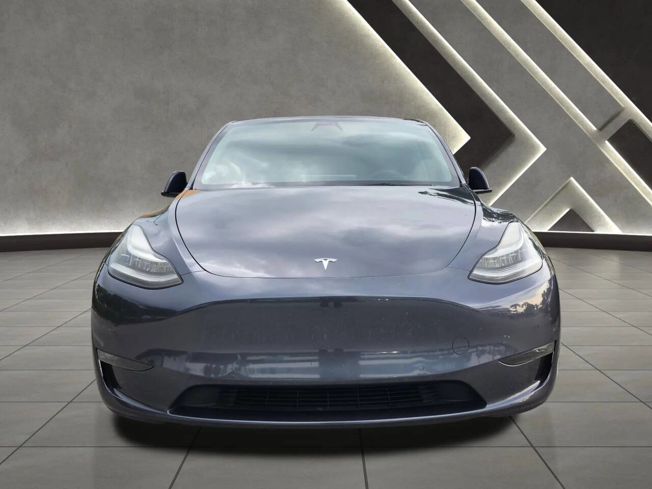 Used 2022 Tesla Model Y Long Range image 9
