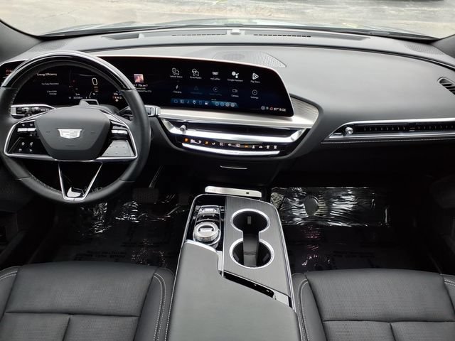 Used 2025 Cadillac Lyriq Luxury w/ LPO, Floor Liner Package AWD/4WD image 18