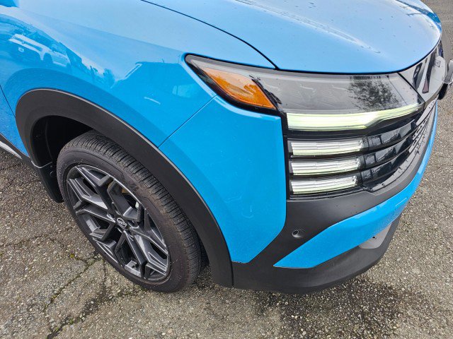 Used 2025 Nissan Kicks SR w/ SR Premium Package image 10