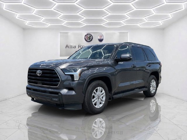 Used 2025 Toyota Sequoia SR5 AWD/4WD image 2