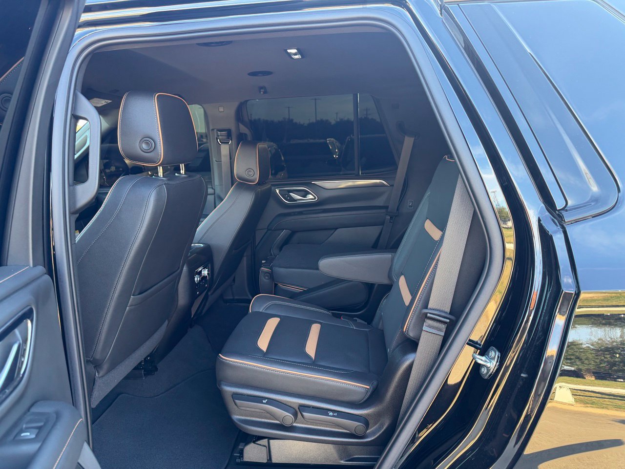 Used 2022 GMC Yukon AT4 AWD/4WD image 5