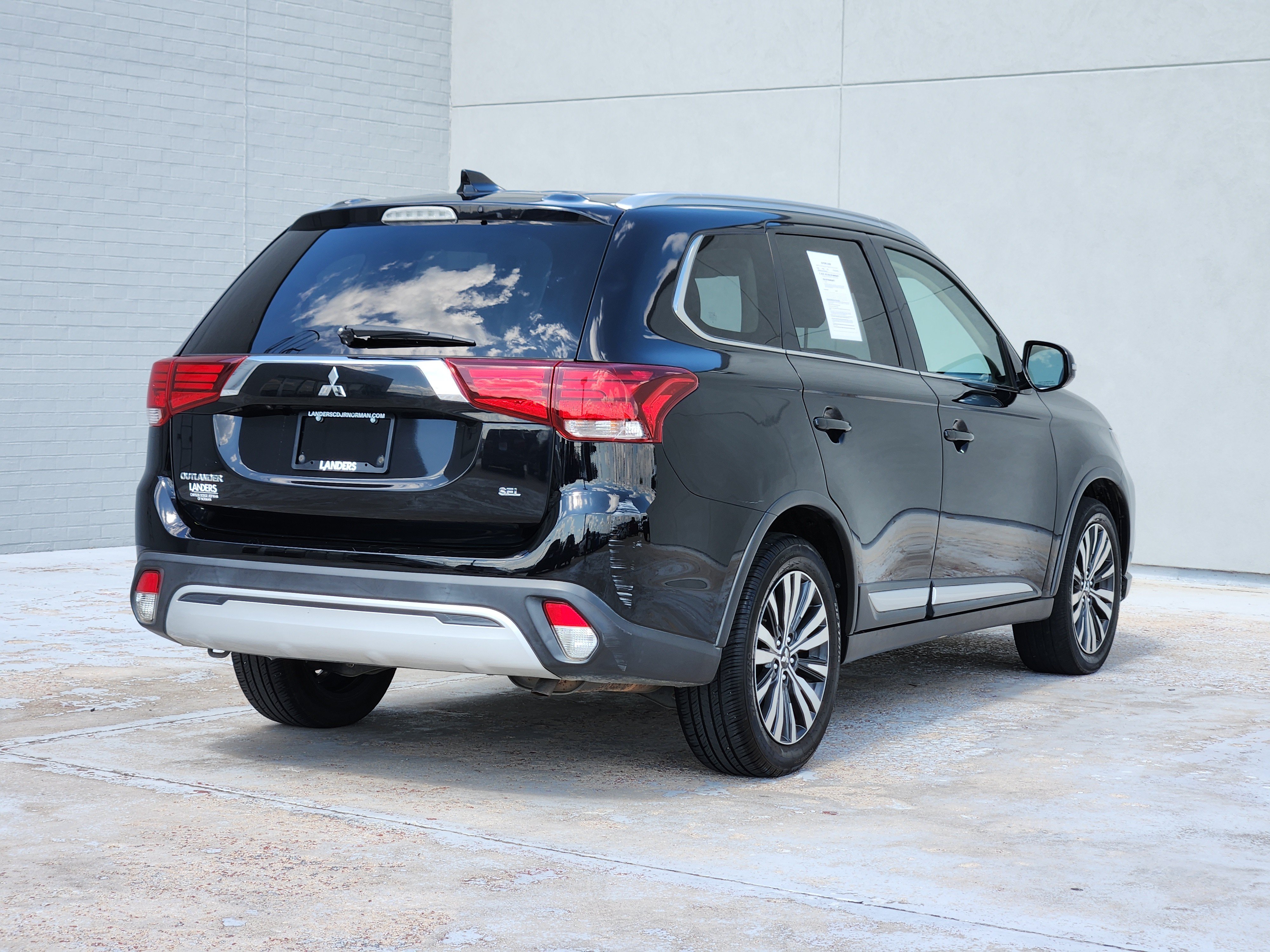 Used 2020 Mitsubishi Outlander SE FWD image 8