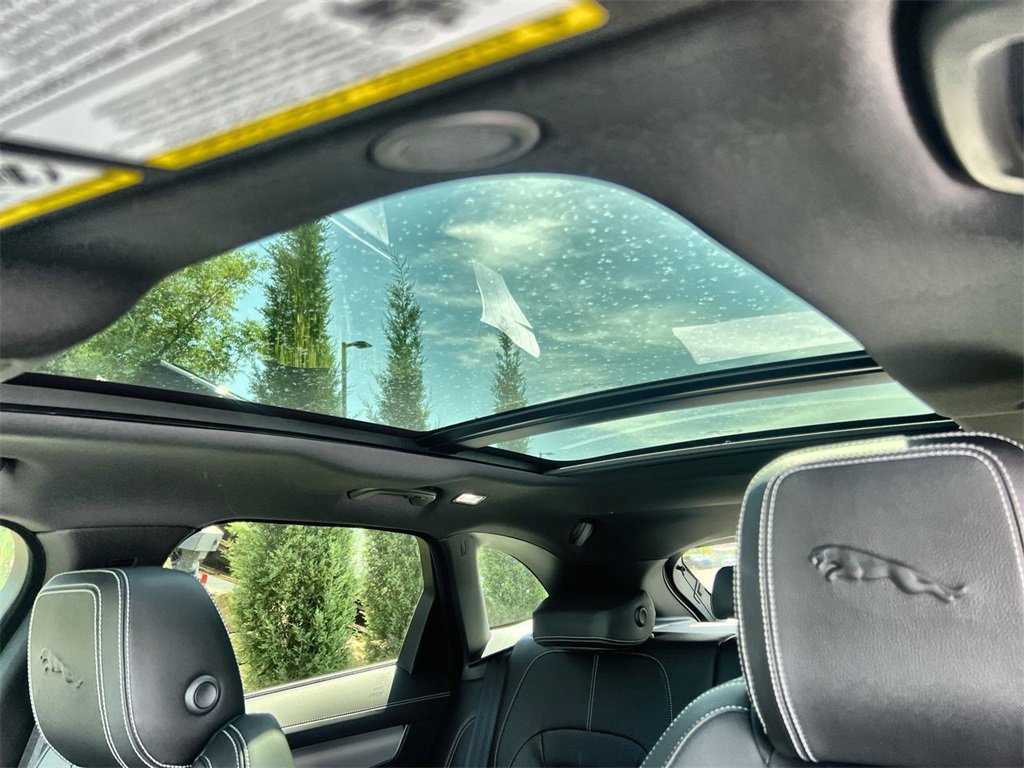 Used 2025 Jaguar F-PACE R-Dynamic S image 19