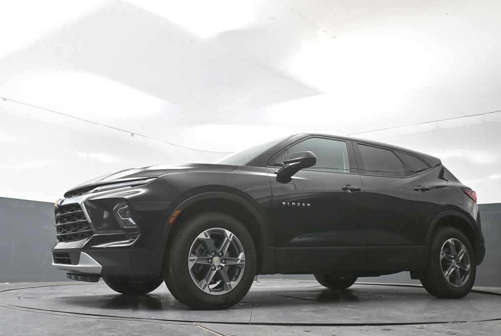 Used 2025 Chevrolet Blazer LT FWD image 53